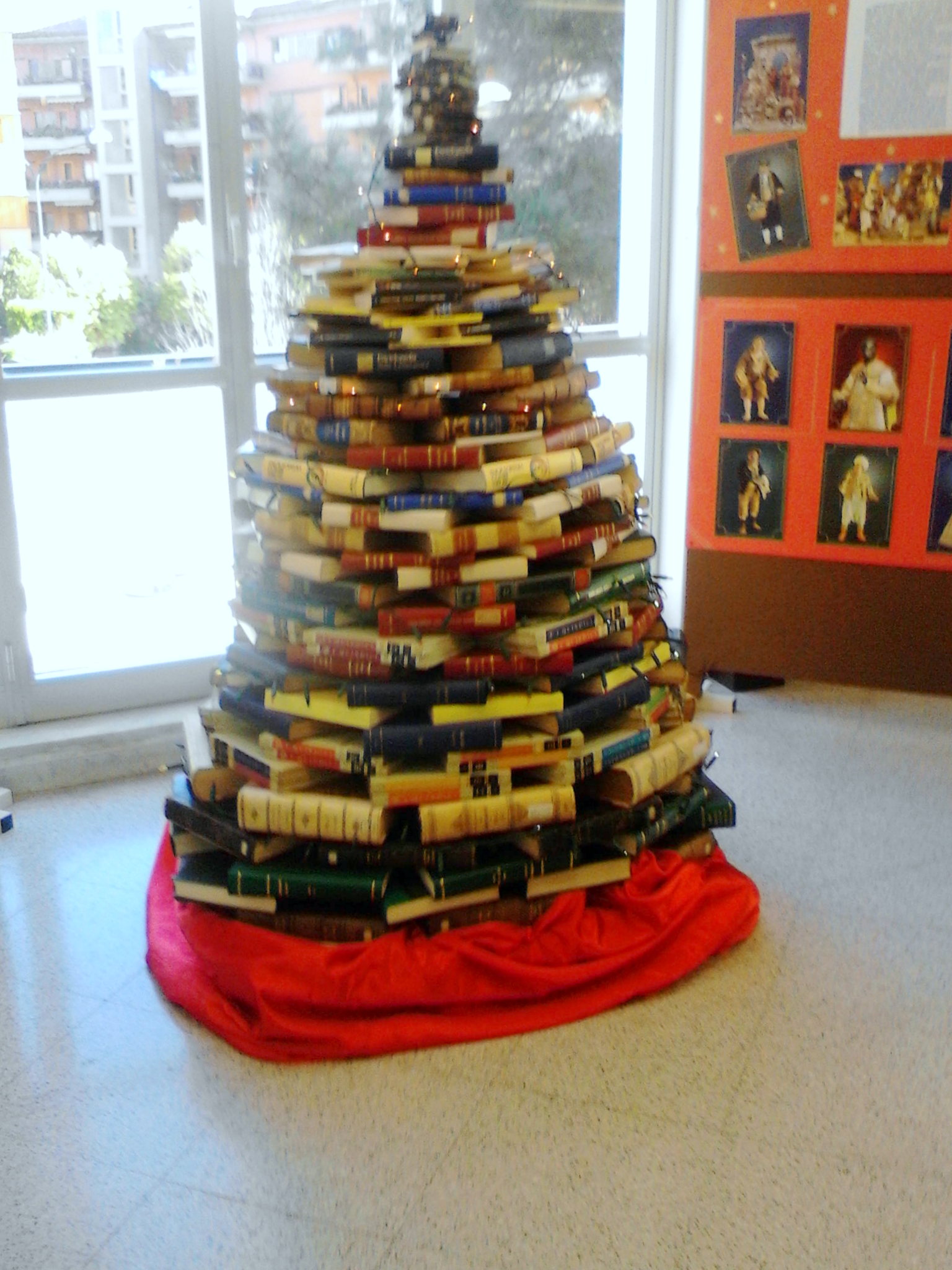 Albero di Natale 2013 alla Biblioteca Avallone 